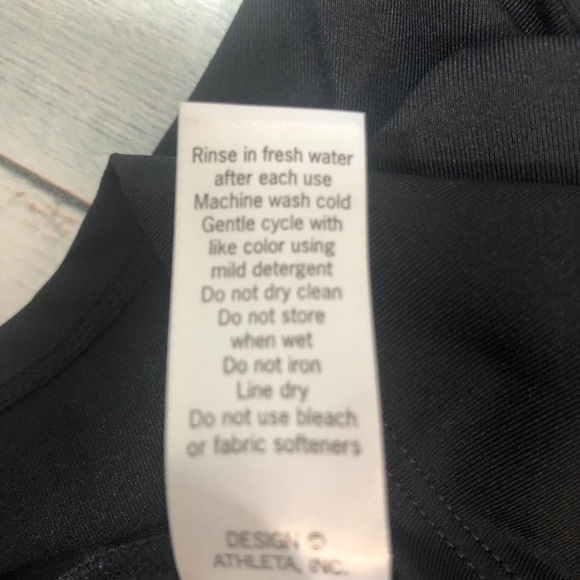 Athleta Textured Bandeau Halter Style Swimsuit Top XS - Picture 6 of 9